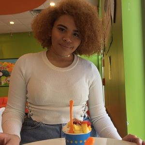 Meet your Posher, Joyia